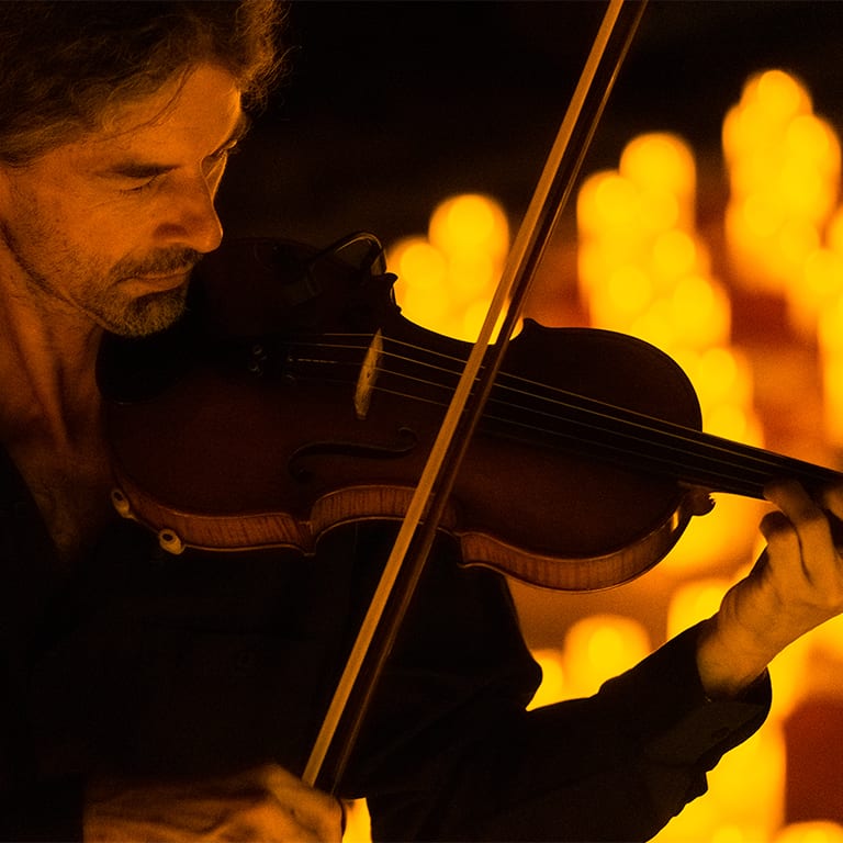Candlelight: La ley innata