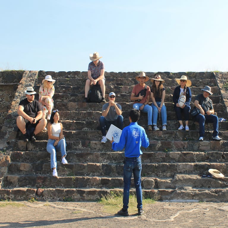 Recorrido guiado a Teotihuacán, Basílica de Guadalupe y Tlatelolco con Almuerzo opcional