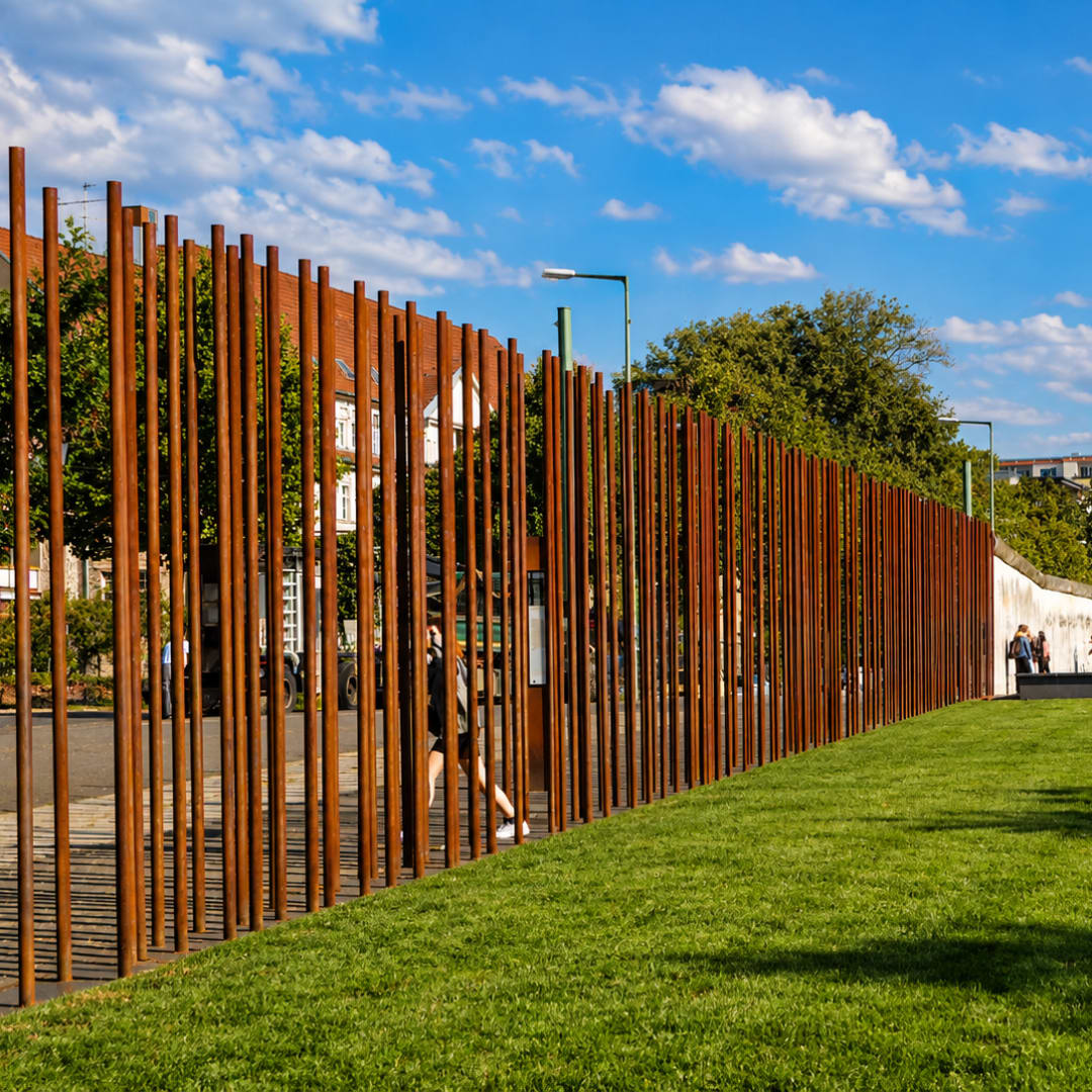 Mauer Tour – Schicksale, Liebesgeschichten und Helden