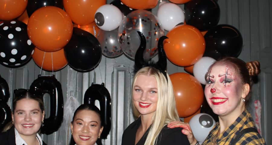 Bilhetes Porto Halloween Pub Crawl with 6 drinks and vip entrance