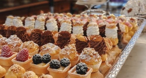 Monumento a Emanuele Filiberto - "Cavàl 'd Brons" Dolce Torino: Tour gastronomico dei dolci e del cioccolato5.0(3) 11 ma — esperienza Festa della Mamma a Torino