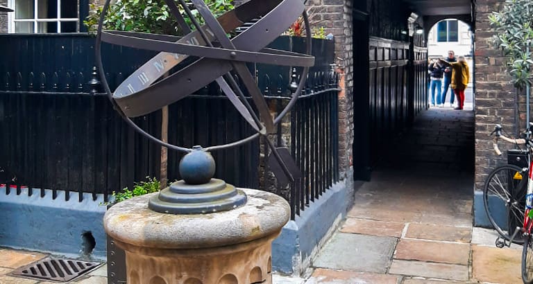 Half-Day Tour of London's Hidden Lanes and Alleyways