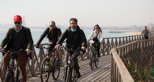 Tour en E-Bike: Visita a Vinyes, Cata de Vins i Experiència de Navegació des de Barcelona