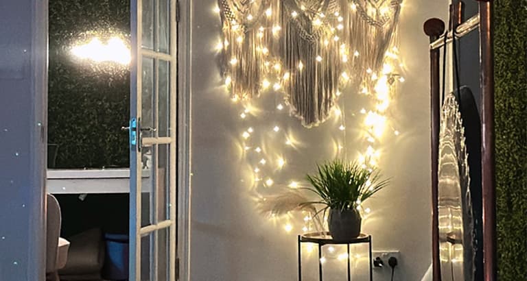 Festive Indulgent Angelic Candlelit & Aromatherapy Infused Sound Bath & Reiki Meditation