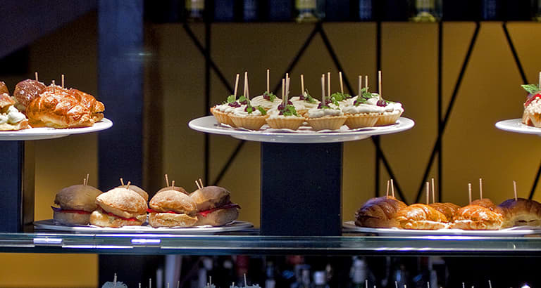 ORIO Valencia Menú 16 pintxos donostiarras + botella de vino en Orio Valencia4.2(14) 11 mar - 30 nov 66,00 € — Día de la Madre en Valencia