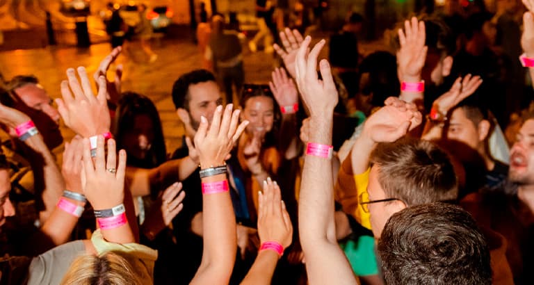 Pink Street Pubcrawl: Open bar, shots, VIP entrance to nightclubs in Lisbon