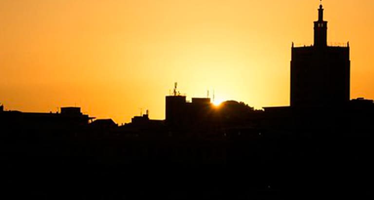 Paseo del Muelle Uno Crucero al atardecer en Málaga y cena en el puerto 12 - 16 mar Desde 8,45 € — Día de la Madre en Málaga