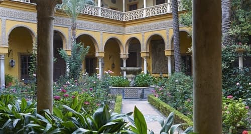 Visita il Palacio de las Dueñas con audioguida, senza code