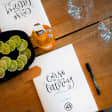 Taller de lettering con HappyLetters en El Columpio by Licor 43