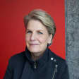 Sandi Toksvig: Between The Stops