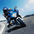 Pilota una moto en Castellolí
