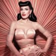 Dita Von Teese au Théâtre Femina