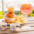 Menú hamburguesa + copa de cortesía de Martini Fiero en Rumbo Bar & Eatery by Renaissance Hotel