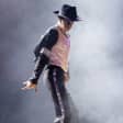 ﻿Tribute to Michael Jackson at Black & White