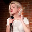Open Mic con copa: ¡risas por siete!