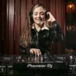 Bottomless Drinks and Live DJ Sessions