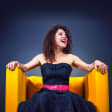 "Souris Pas !" : Karine Dubernet en Spectacle au Théâtre Comédie Odéon