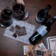 Recorrido por galería de arte, copa de vino y bombones artesanos
