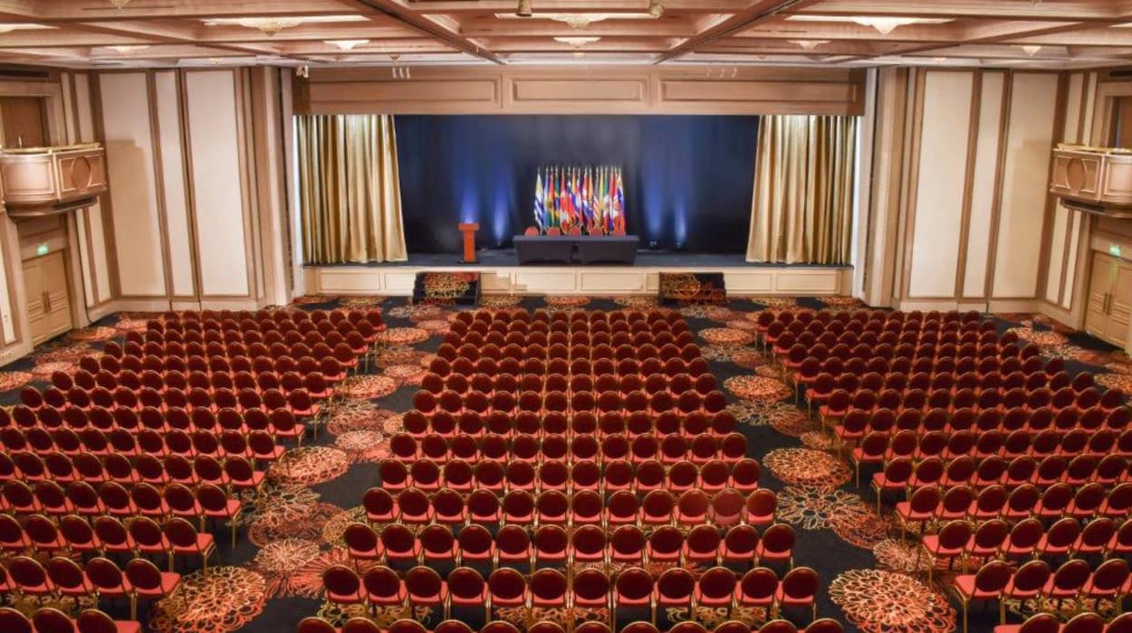 Radisson Montevideo Victoria Plaza Hotel