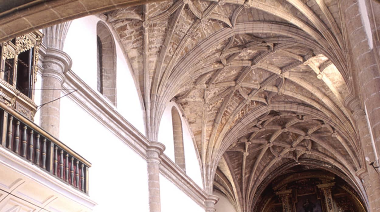 Segovia con Alma - Real Iglesia de San Miguel 1