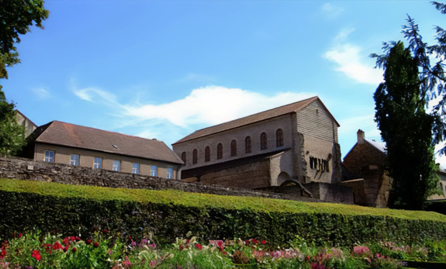 Basilica of Saint-Pierre-aux-Nonnains 1