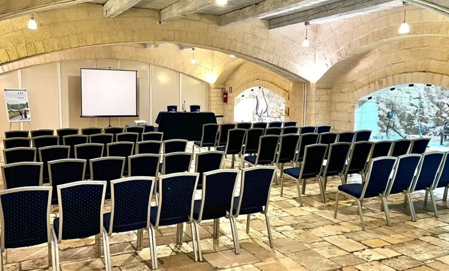 Sala interna UNAHOTELS Regina Bari 1