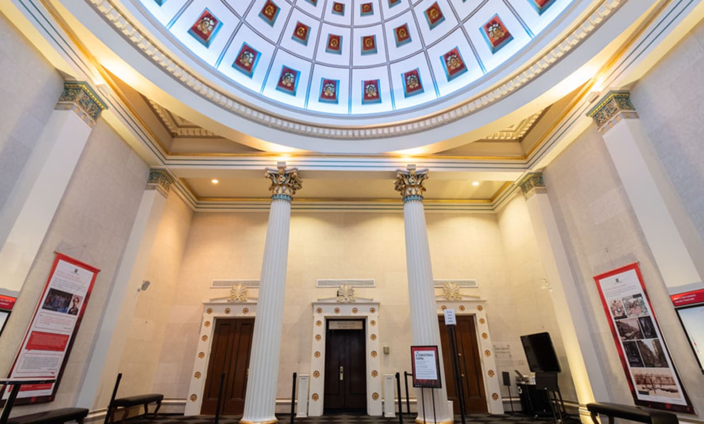Actors Theatre of Louisville - Pamela Brown Auditorium 1