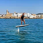 Experiencia Premium de E-Foil en Sitges: Deslízate y vuela sobre el agua