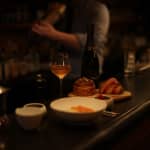 Brunch con champán en un bar escondido en Saint-Germain: degustación y cócteles 

