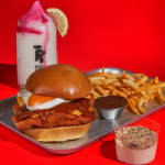 Menú Roost Chicken ( Bailén ) - Hamburguesa con patatas + bebidas y postre o café