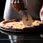Taller de pizzas con degustación y recorrido privado por el hotel de Cristiano Ronaldo en Madrid.