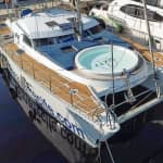 Espectacular tour de 2 horas a bordo del catamaran arrecife con jacuzzi