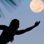 Full Moon Yoga y música en vivo