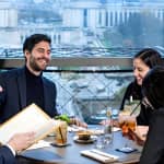 Recorrido por París: Almuerzo en la Torre Eiffel, crucero en barco y visita al Louvre