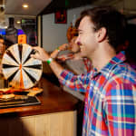 Portimão Pub Crawl: Uma noite com bebidas, jogos e entrada VIP