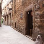 ﻿Entrance to the Main Synagogue of Barcelona