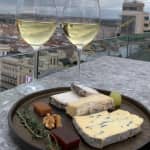 Plan para dos: Tabla de quesos y bebidas en Ella Sky Bar