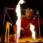 Titirimundi Festival: Courtyards. The Flea Circus