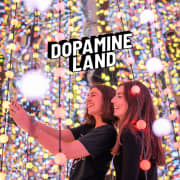 Dopamine Land: Una experiencia multisensorial