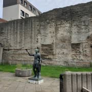 ﻿De las ruinas romanas a los bombardeos: Un recorrido a pie por la ardiente historia de Londres