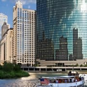 ﻿Visita arquitectónica por el río Chicago a bordo de un yate histórico