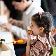 ﻿Snack & Children's craft workshop