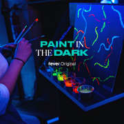Paint in the Dark: Laboratorio di pittura al buio con drink al Fever Hub