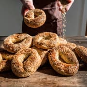 ﻿Learn how to make Montreal bagels!