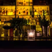 Explore les bars cachés et les bars clandestins à Paris