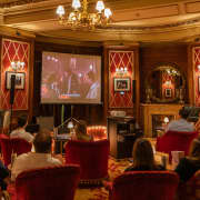 Bluesman Cinema Bar: película y cóctel en El Palace