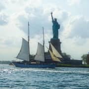 ﻿Paseo en velero por la Estatua de la Libertad de Nueva York a bordo del Clipper City