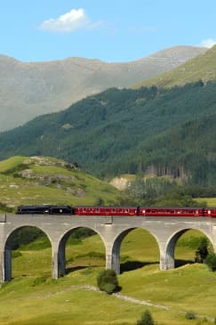 Glenfinnan Viaduct, Glencoe and Fort William Tour from Edinburgh
