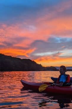 Nickajack Bat Cave Kayak Tour with Chattanooga Guided Adventures
