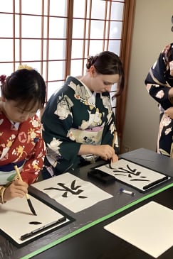 京都：築150年の町家で書道教室